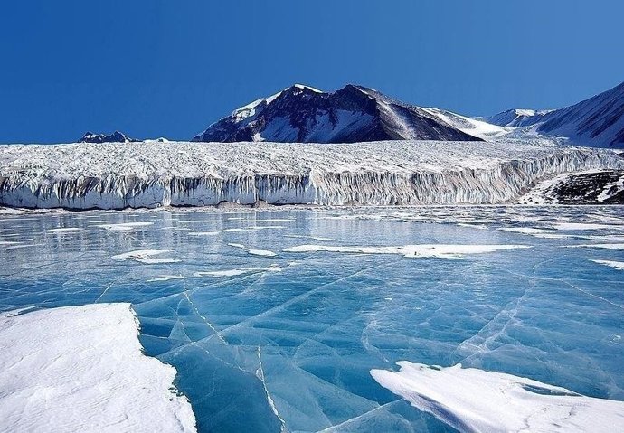 HIELO AZUL ANTÁRTIDA