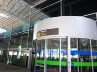 Puig, preocupado por que se "contagie" la huelga a los aeropuertos valencianos pero ve "razones para movilizarse"