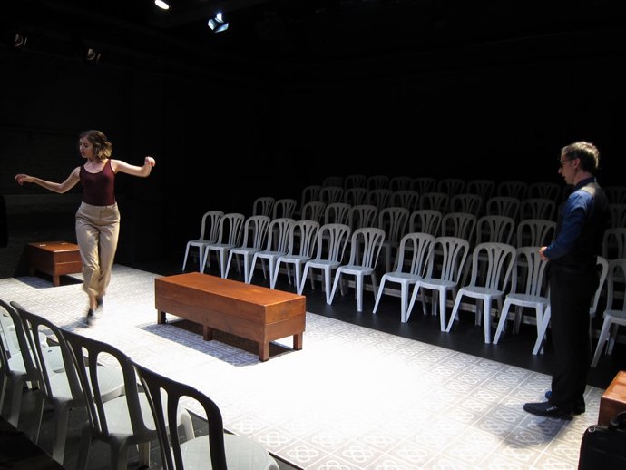 Escena de l'obra 'Claqué o no' en el Teatre Tantarantana