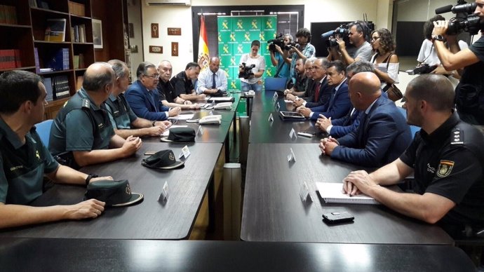 Zoido, en una reunión con Fuerzas de Seguridad del Estado en Algeciras
