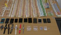 La Guardia Civil desmantela un grupo criminal dedicado al robo con violencia y tráfico de drogas en Magaluf