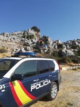 Policia Nacional detención turistas por pintar en el Torcal 