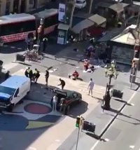 Retiran la furgoneta del ataque de La Rambla