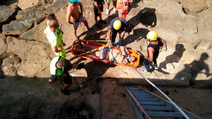 Bomberos intervienen en el rescate en el Castillo de San Sebastián
