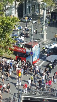 Encuentran en Vic (Barcelona) la segunda furgoneta alquilada por los terroristas