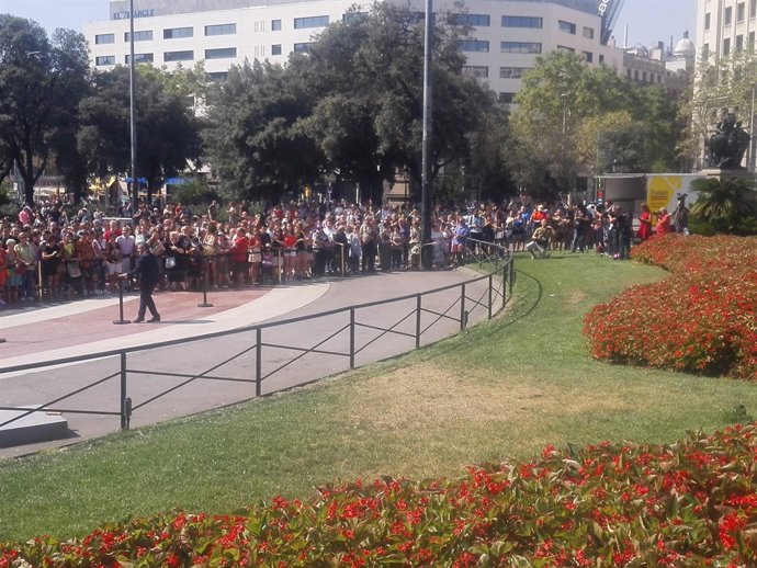 Homenatge a les víctimes de l'atemptat a la Plaça de Catalunya