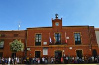 Vecinos de Cigales (Valladolid) se concentran para condenar el doble atentado en Cataluña