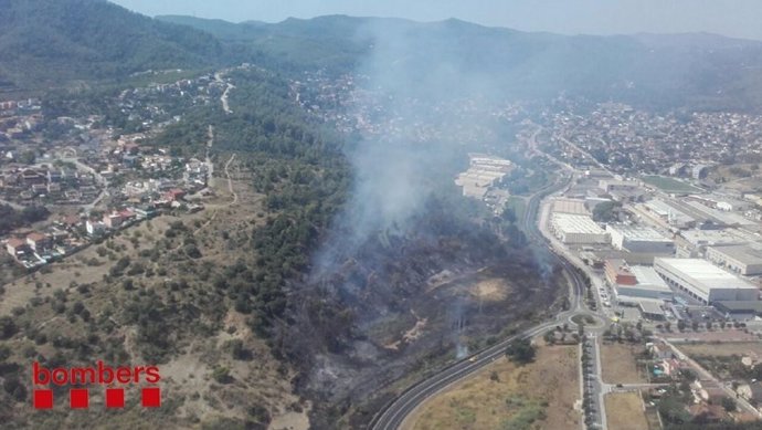 Incendi forestal a Sant Vicenç dels Horts (Barcelona)