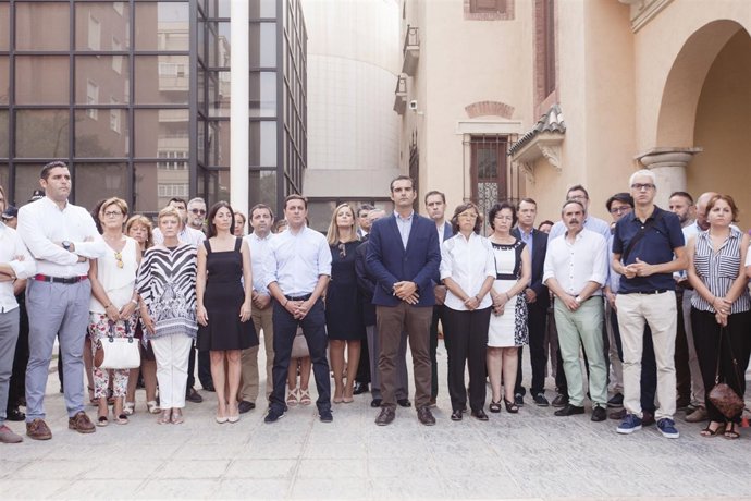 Minuto de silencio en Almería por los atentados de Barcelona