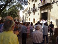 Huesca muestra su solidaridad con las víctimas y su rechazo a cualquier forma de violencia