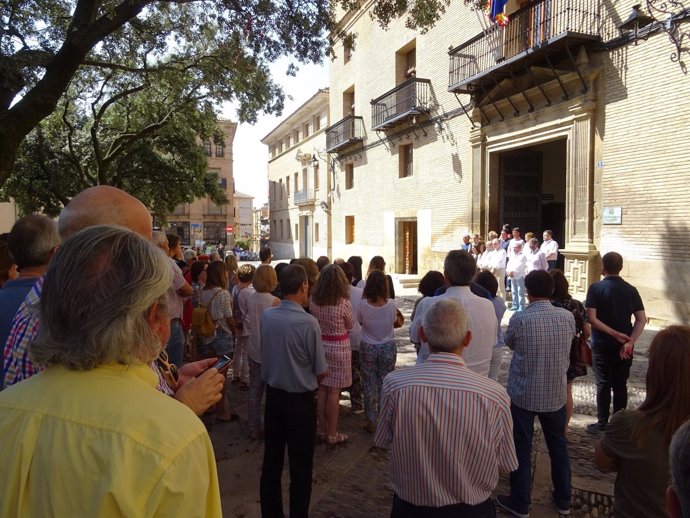 Cinco Minutos De Silencio Por Las Víctimas Del Atentado De Barcelona