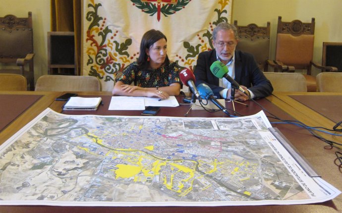 Rueda de prensa en el Ayuntamiento sobre las restricciones al riego