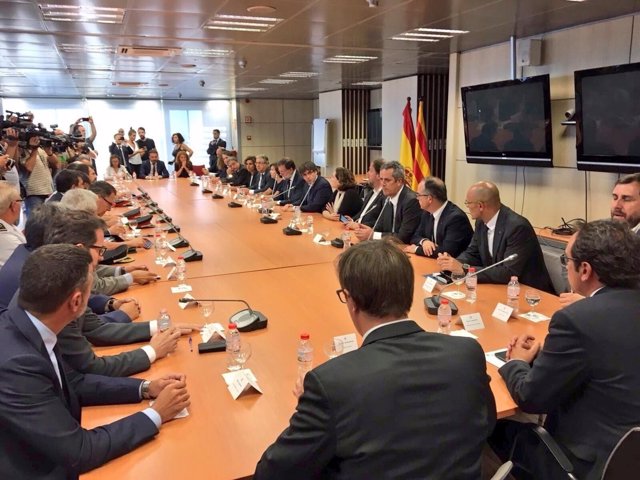 Reunió del comitè de crisi amb Rajoy i Puigdemont a Barcelona