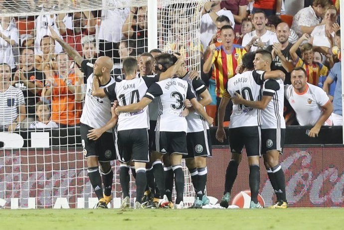 El Valencia gana con gol de Zaza