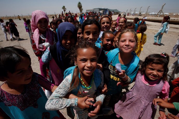 Niños desplazados de la ciudad iraquí de Mosul