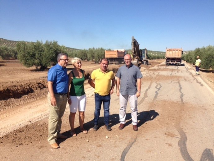 Obras en la carretera que une Higuera de Calatrava con Pilar de Moya.