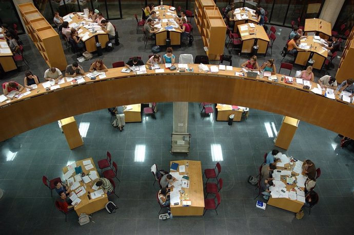 Biblioteca General de la UMA, estudiantes