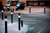 Zoido pide a los ayuntamientos que valoren la colocación de bolardos y grandes maceteros en zonas concurridas