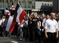 Medio millar de neonazis marchan en Berlín en memoria de Rudolf Hess, el secretario de Hitler