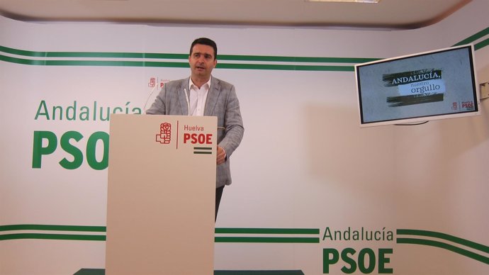 El coordinador del grupo parlamentario del PSOE por Huelva, Amaro Huelva.