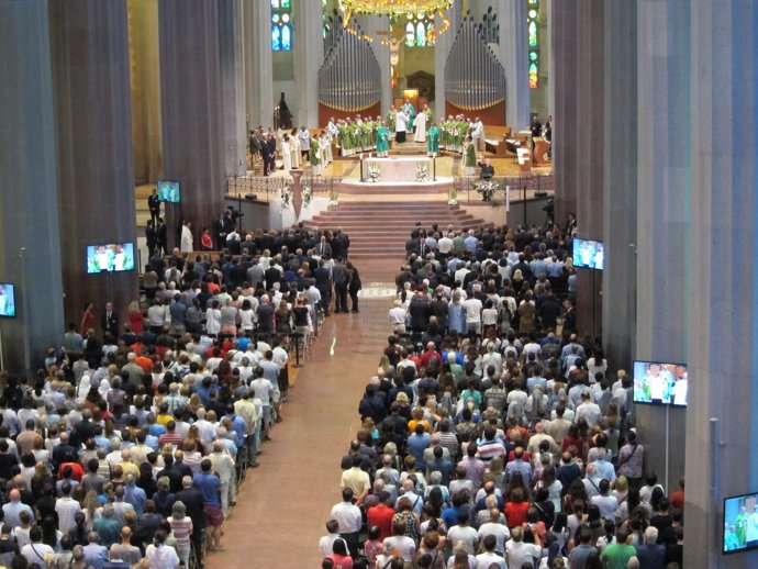 Missa en la Sagrada Família per les víctimes de l'atemptat                 