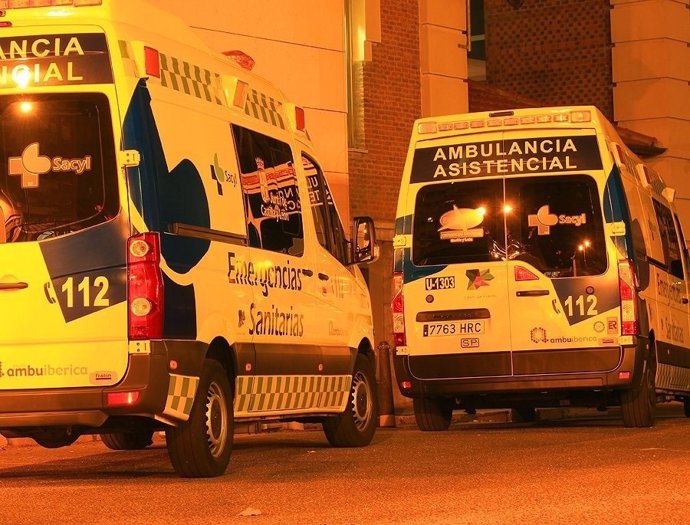 León.- Dos ambulancias del 112