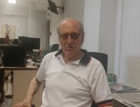 Dos agentes auxilian a un anciano tras una aparatosa caída: "Me salvaron la vida"