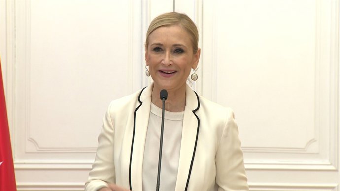 Cifuentes demana a Podem que "es deixi d'ambigüitats