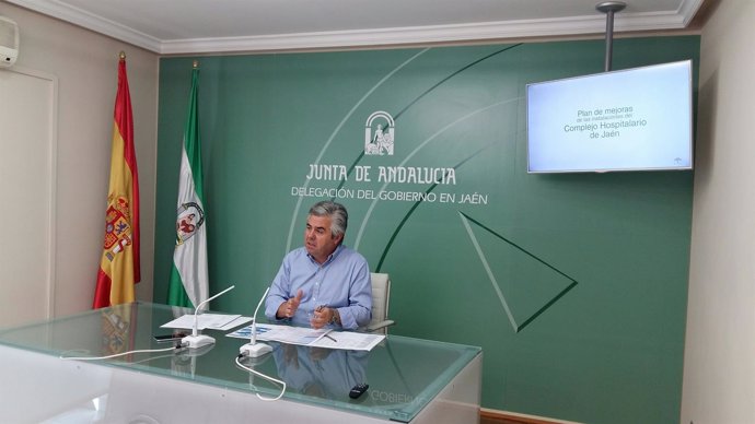 El director gerente del Complejo Hospitalario de Jaén, José Luis Salcedo.