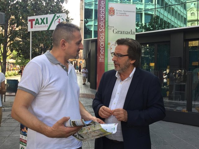 Presentación de rutas turísticas con taxistas bilingües