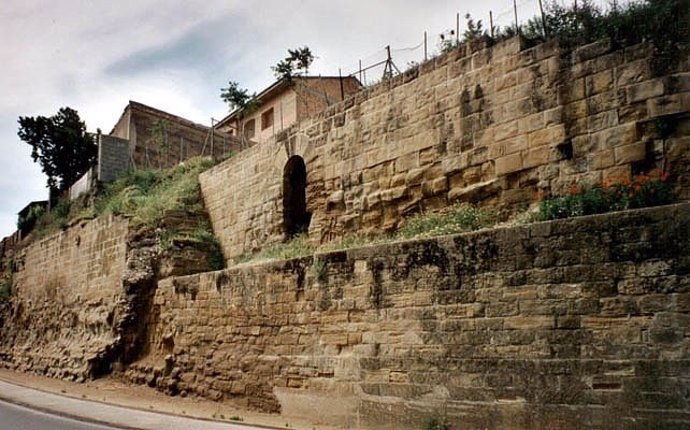 Muralla de Huesca con tramo de la época andalusí