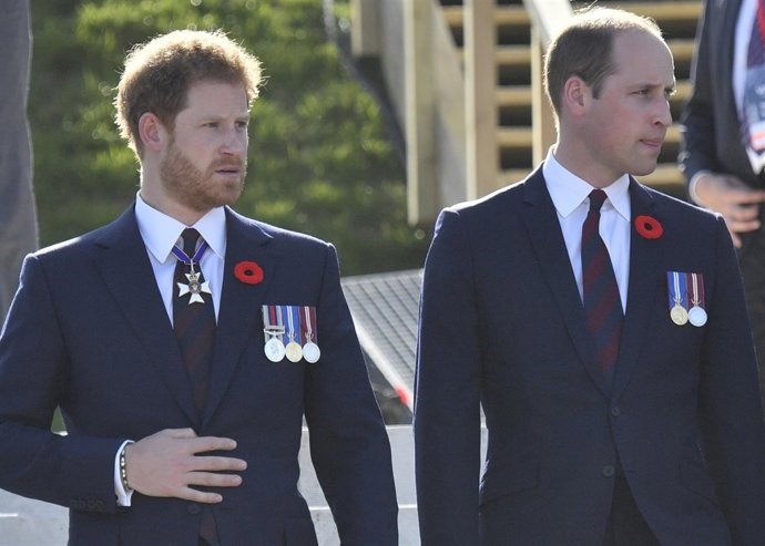 Los príncipes Guillermo y Enrique, cameo en Star Wars