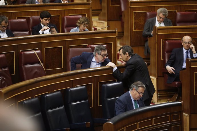 Rafael Hernando y José Manuel Villegas - Pleno en el Congreso 