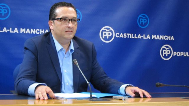 Lucas-Torres en rueda de prensa                       