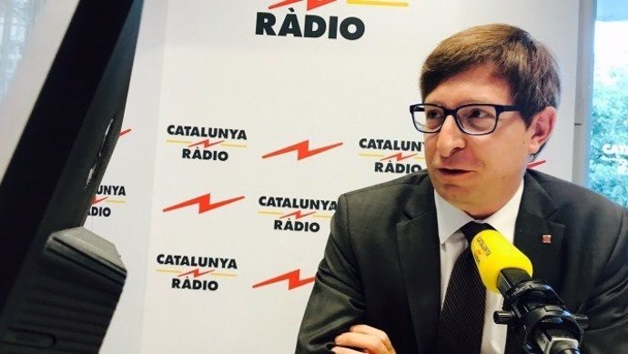 El conseller de Justicia, Carles Mundó, en una entrevista en Catalunya Ràdio.