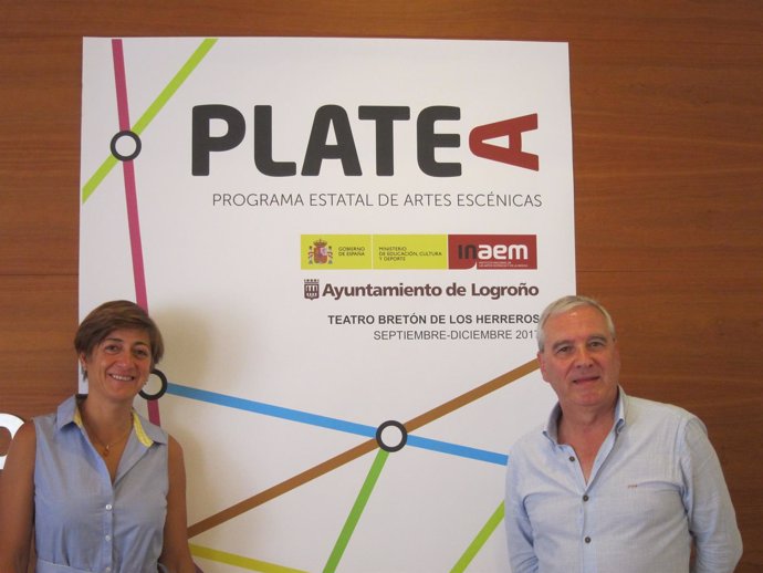 Montes y Jorge Quirantes junto al cartel de 'Platea'                      