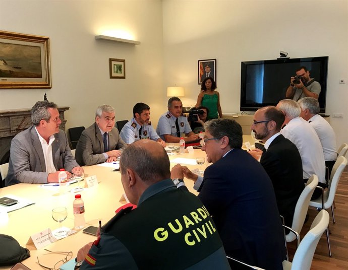 Reunió entre Millo, Forn i comandaments policials per l'atemptat