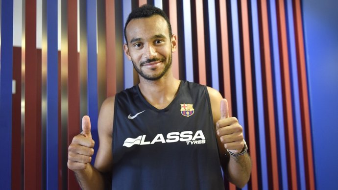 Adam Hanga ficha por el Barcelona