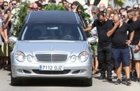 Multitudinario adiós en Dos Hermanas a la joven fallecida en un accidente en un ascensor del hospital de Valme