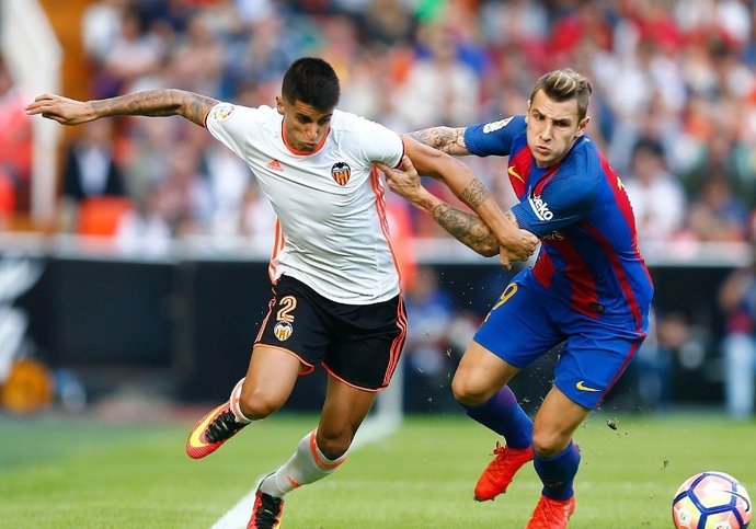 Cancelo y Digne  (Valencia CF - Barcelona)