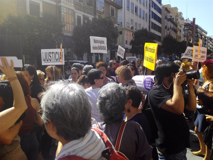 Concentración en Madrid en apoyo a Juana Rivas de asociaciones feministas