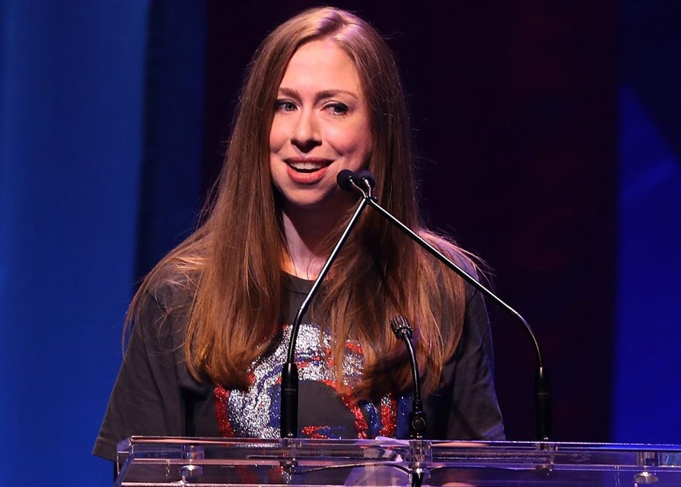 Melania Trump agradece a Chelsea Clinton la defensa de su hijo Barron en redes