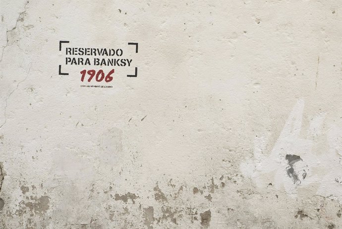 Nota De Prensa: Un Barrio De Ferrol Invita A Banksy A Realizar Una Obra Con Su I