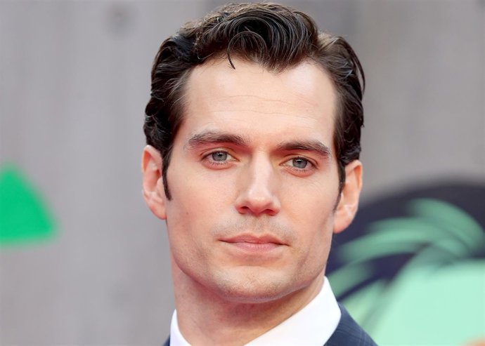 Henry Cavill dedica un cándido mensaje a su novia, Lucy Cork, en redes sociales