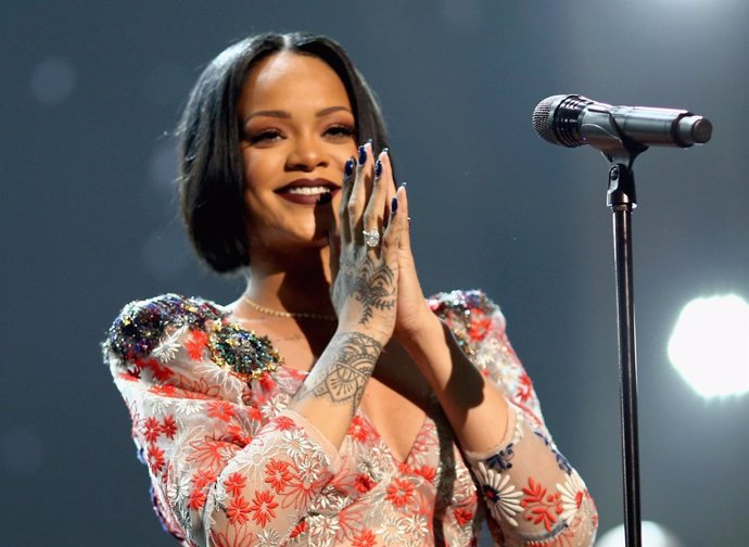 Rihanna adquiere una nueva residencia en Hollywood por 6,8 millones de dólares