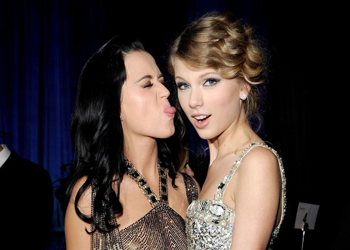 Sigue la batalla entre dos grandes estrellas de la música: Taylor y Katy Perry
