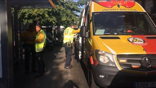 Ambulancia del Samur en el lugar del suceso