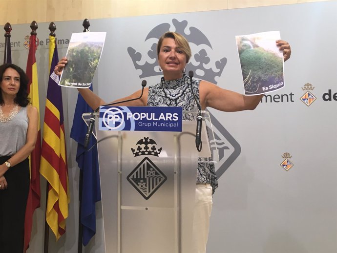 Margalida Durán en rueda de prensa