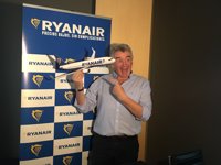 Ryanair baja sus tasas para vuelos a Barcelona tras los atentados