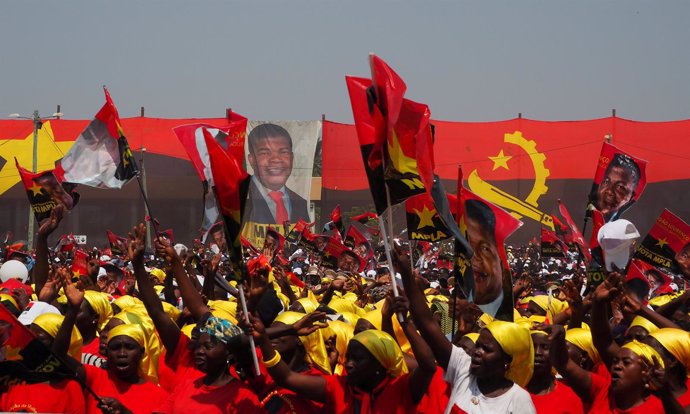 Acto de apoyo al MPLA en Angola